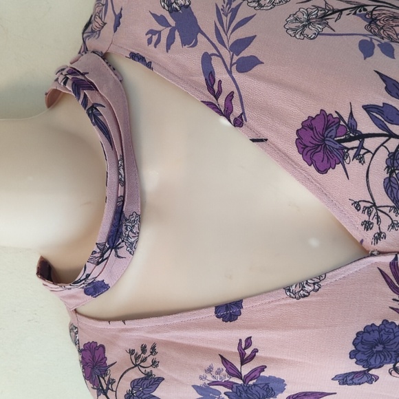 Torrid Chiffon Mock Neck Surplice Blouse - Picture 8 of 16